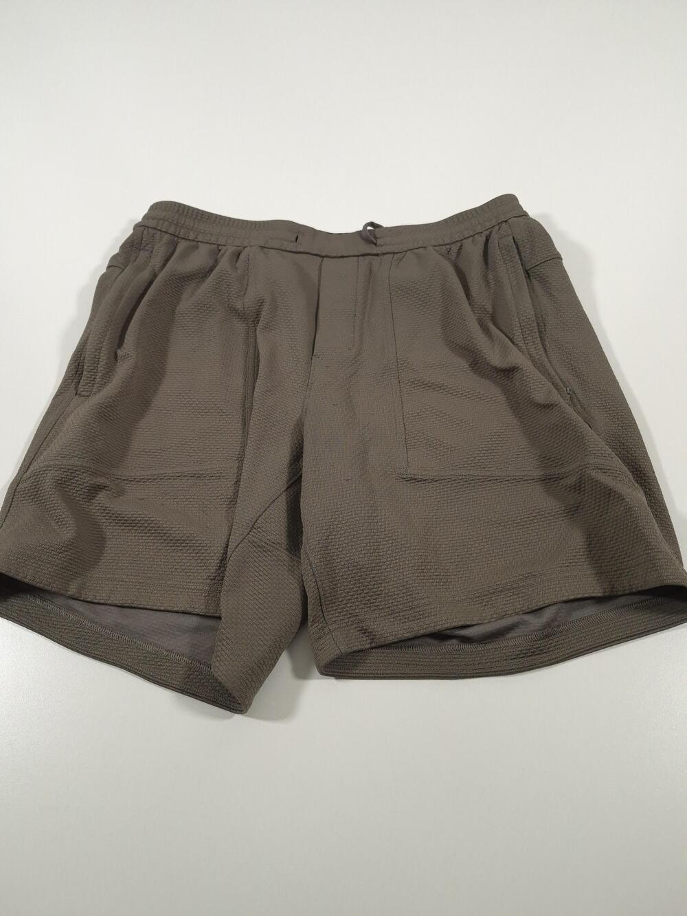 Lululemon Mens Relaxed Fit Train Short Size Large Brown 8" LTT LM7AWCS